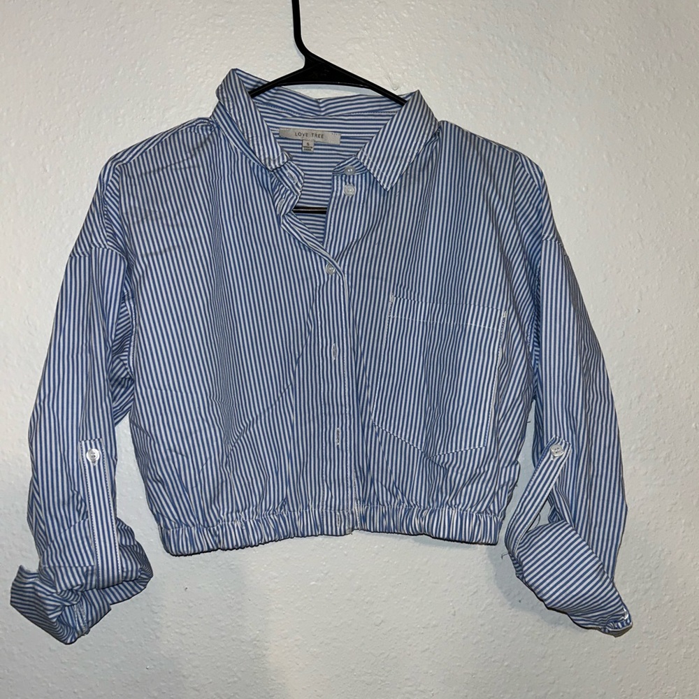 Love tree button up crop top. Small. Sleeves roll all the way down.